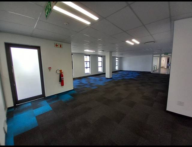 2,501M² OFFICE TO LET IN BRYANSTON